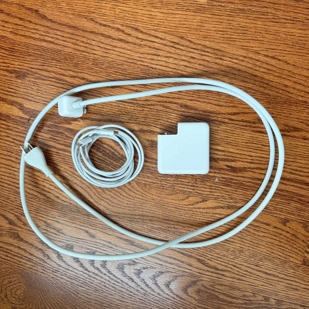 Apple USB-C Power Adapter Model A1947 61W
